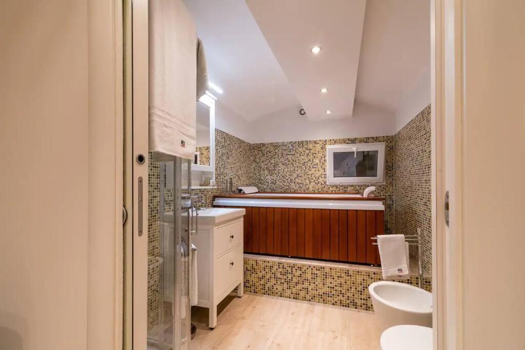 Moscova - Garibaldi Lusso, Sauna E Idromassaggio มิลาน ภายนอก รูปภาพ