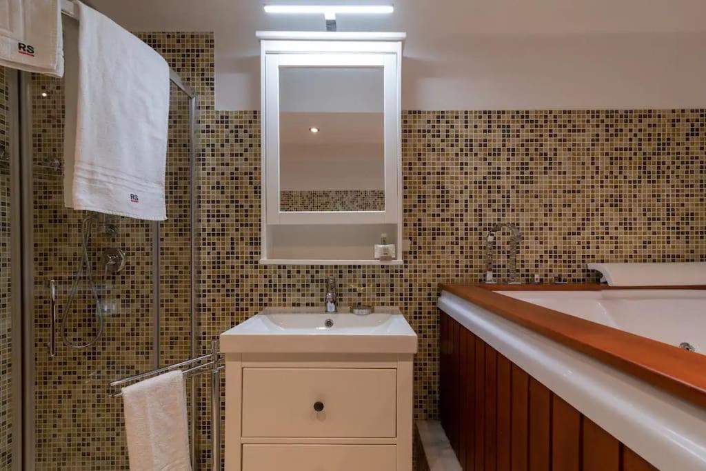 Moscova - Garibaldi Lusso, Sauna E Idromassaggio มิลาน ภายนอก รูปภาพ